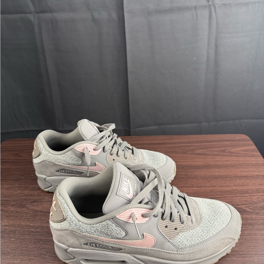 Nike Air Max 90 Gray Pink - Picture 3 of 5